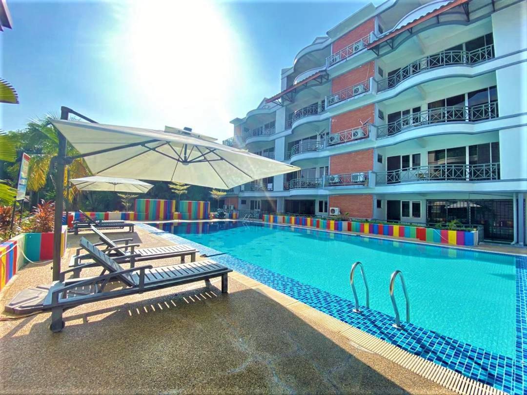 Perdana Serviced Apartment & Resorts Padang Mat Sirat Ngoại thất bức ảnh