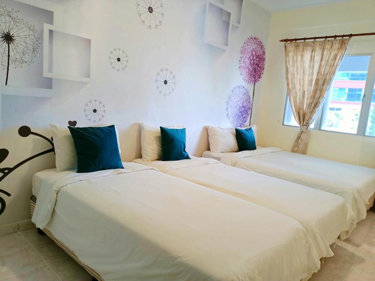 Perdana Serviced Apartment & Resorts Padang Mat Sirat Ngoại thất bức ảnh