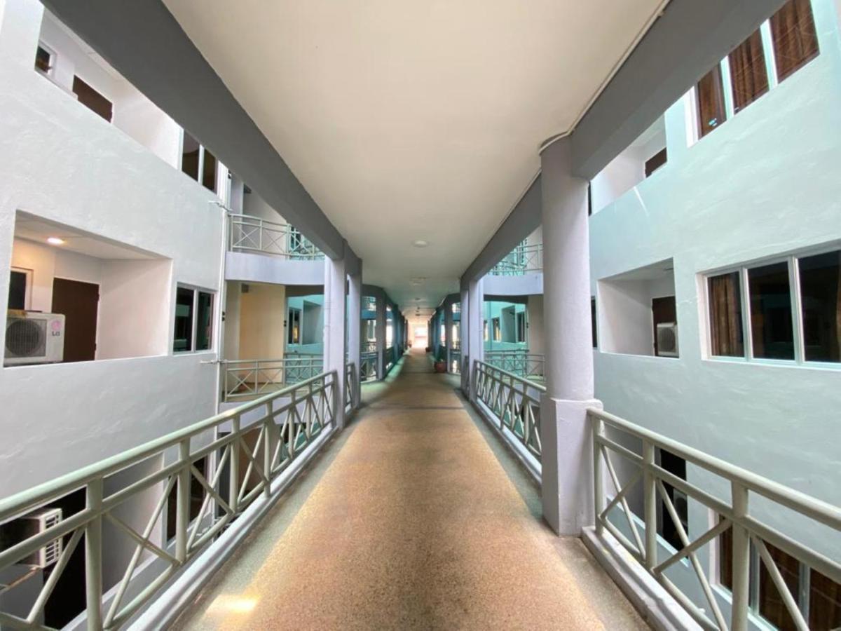 Perdana Serviced Apartment & Resorts Padang Mat Sirat Ngoại thất bức ảnh