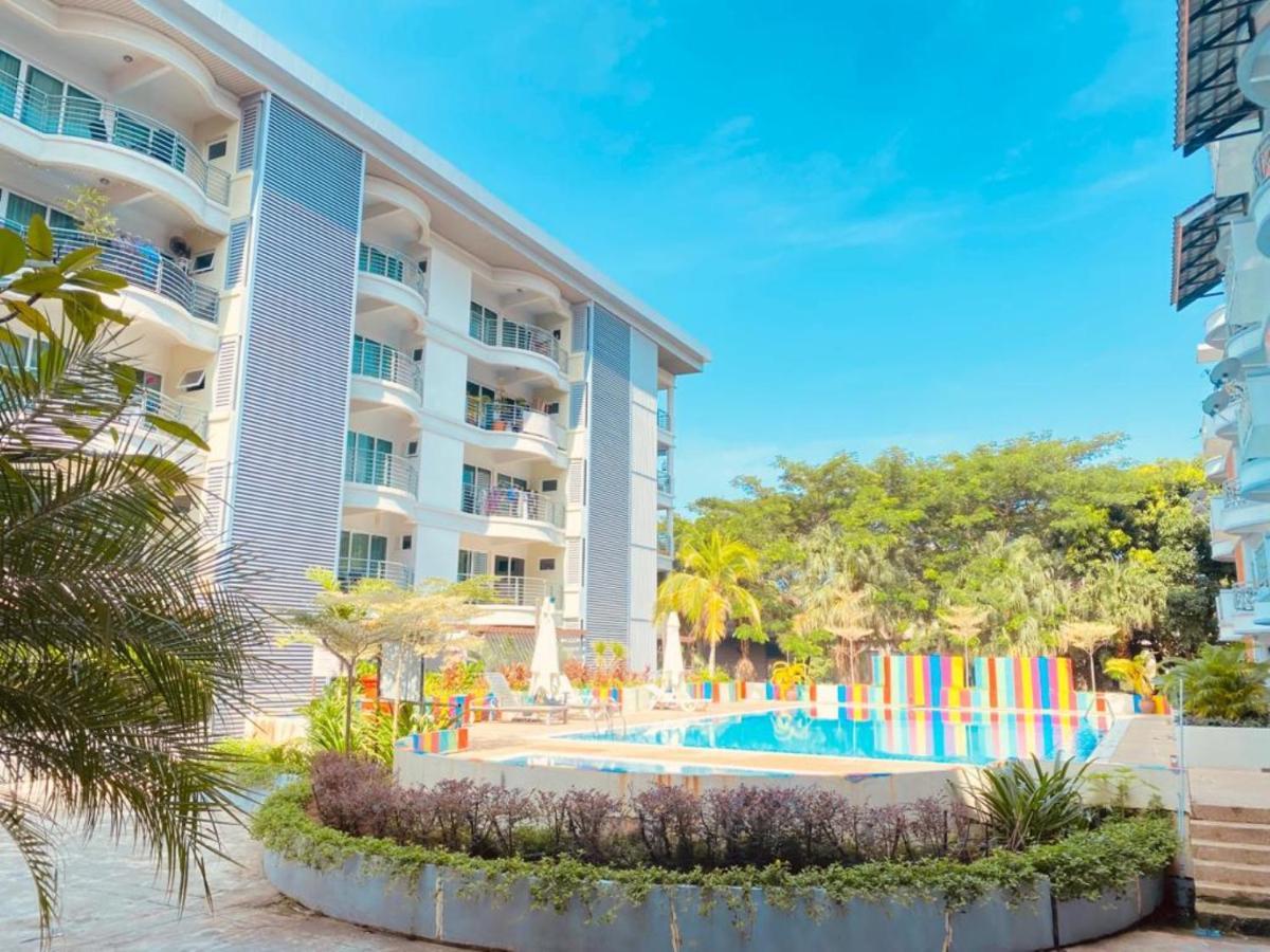 Perdana Serviced Apartment & Resorts Padang Mat Sirat Ngoại thất bức ảnh