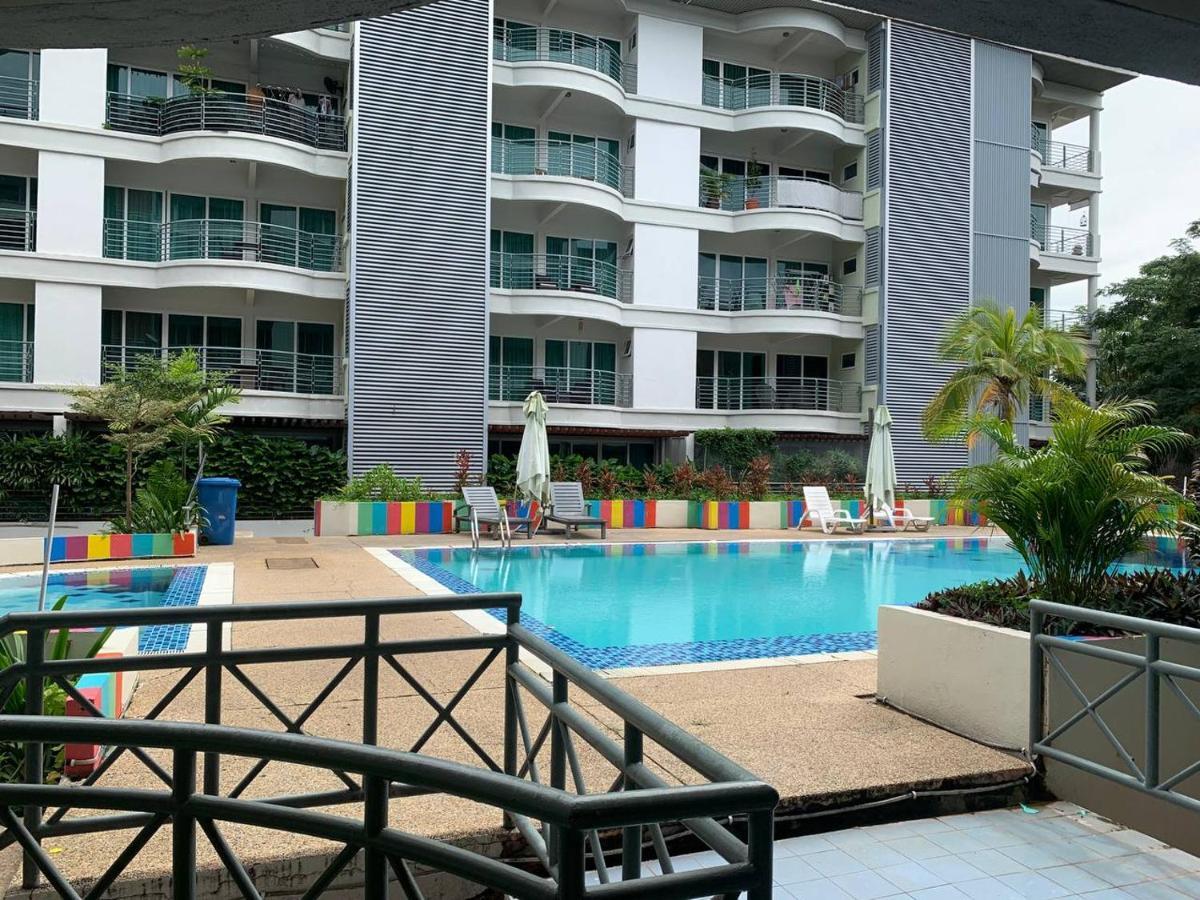 Perdana Serviced Apartment & Resorts Padang Mat Sirat Ngoại thất bức ảnh