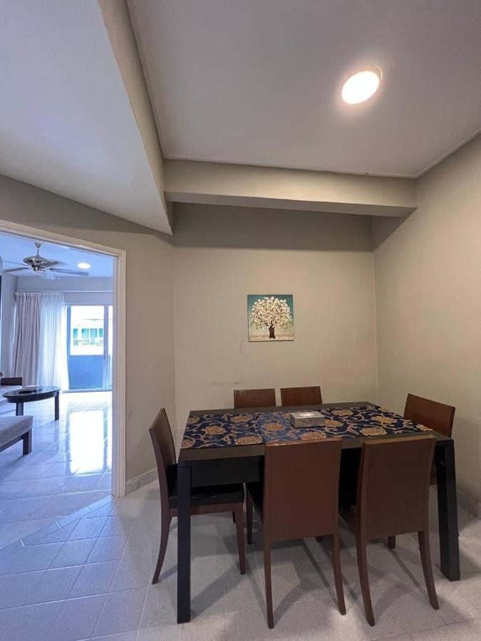 Perdana Serviced Apartment & Resorts Padang Mat Sirat Ngoại thất bức ảnh