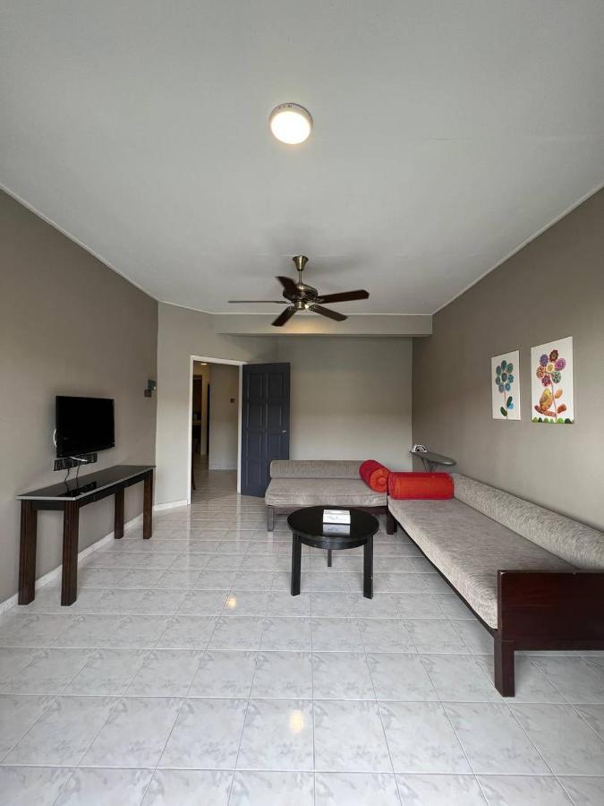 Perdana Serviced Apartment & Resorts Padang Mat Sirat Ngoại thất bức ảnh