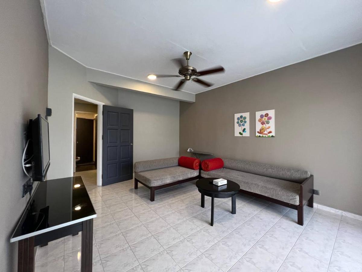 Perdana Serviced Apartment & Resorts Padang Mat Sirat Ngoại thất bức ảnh