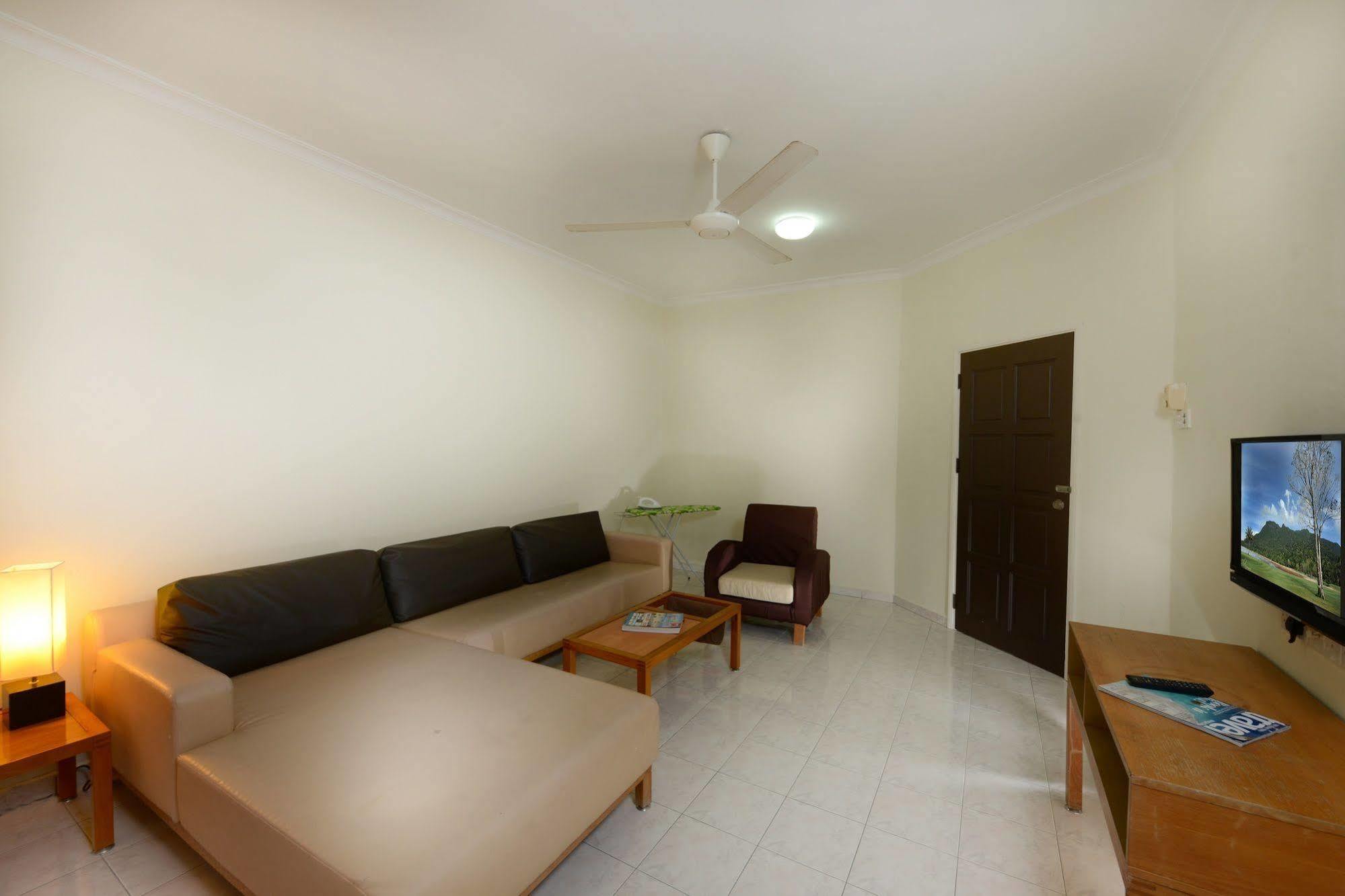 Perdana Serviced Apartment & Resorts Padang Mat Sirat Ngoại thất bức ảnh